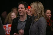 Dennis Reynolds (Glenn Howerton, l.); Dee Reynolds (Kaitlin Olson, r.)
