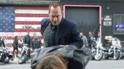 Detective Elliot Stabler (Christopher Meloni) glaubt an die Unschuld seiner Kollegin und ermittelt derweil auf eigene Faust weiter.