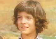 Der kleine Albert (Matthew Laborteaux) will Farmer werden. Damit er lernt, richtig mit Tieren umzugehen, kauft ihm Charles ein Kälbchen.