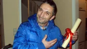 Trödelprofi Mauro Corradino vor der Geldübergabe