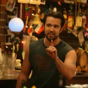 Mac (Rob McElhenney)