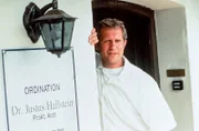 Harald Krassnitzer (Dr. Justus Hallstein).