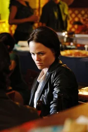 Valerie Roberts (Sprague Grayden)
