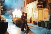 Castle (Nathan Fillion) sieht sich als Privatdetektiv Joe Flynn, der eine romantische Beziehung mit Vera Mulqueen (Stana Katic) hat.