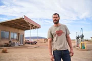 Kann sich partout nicht daran erinnern, vor Kurzem hier schon mal gewesen zu sein: Der Fremde (Jamie Dornan) hat seine Erinnerungen bei einem Unfall verloren und ist auf Spurensuche nach seiner Identität.