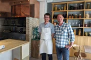 Tobias Kämmerer besucht Paul Schmiel (li.) im Pankratiushof.