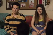 Barry Goldberg (Troy Gentile, l.); Erica (Alison Rich, r.)
