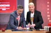 In jeder Sendung tritt ein Team von vier Prominenten gegen acht Kandidaten aus dem Südwesten an – vier Kinder und vier Erwachsene. Und wieder dreht sich alles um die Frage: Wer malt und rät am besten? Joachim Llambi (li.) und Guido Cantz.