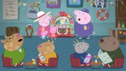 Peppa und Schorsch verbringen den Tag mit Oma und Opa Wutz beim Segeln. Als sie einen Stop beim Clubhaus einlegen, stoßen sie dort auf eine eingestaubte Musikbox.