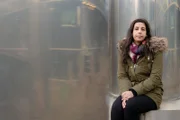 "Die nicht ausreichende Aufnahme von Kalorien ist ein großes Problem", sagt der Arzt von Brenda (28). Sie kann nach ihrer Magenoperation nur noch 500 Kalorien am Tag aufnehmen, ohne starke Schmerzen zu bekommen.