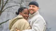 Alison sucht eigentlich einen Partner, der ihre afrikanische Herkunft teilt. Doch mit Dominik, ihrem deutschen Lebensgefährten, wagt sie neue Wege.