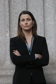 Staatsanwältin Erin (Bridget Moynahan) ist die einzige Frau unter den Reagans: Als Verbindungsglied zwischen Exekutive und Gesetzesdschungel, hat sie es in ihrer Polizisten-Familie nicht immer ganz leicht ...