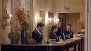 „Hotel-Legenden“ erzählt von Grandhotels als Orten mit Geschichte. Das Beau Rivage am Genfer See hat Geschichte mitgeschrieben. Unvergessen sind vor allem zwei Dramen: 1898 verstarb „Sisi“, Kaiser Elisabeth, im Beau-Rivage an den Folgen einer Messerattacke eines italienischen Anarchisten. 1987, wurde der Ministerpräsident Schleswig-Holsteins, Uwe Barschel, tot in der Badewanne gefunden. - Die Rezeption des Hotels Beau Rivage