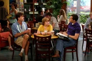 L-R: Charlie Harper (Charlie Sheen), Jake Harper (Angus T. Jones), Alan Harper (Jon Cryer).