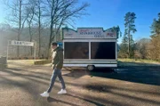 Amateursportplatz statt Bundesliga - Erik Durm in der Pfalz.