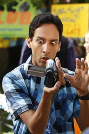 Hat einen Traum vom Filme machen - doch sein Vater will, dass er das Familienrestaurant übernimmt: Abed (Danny Pudi) ...