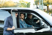 (v.l.n.r.) Special Agent Dwayne Pride (Scott Bakula); Sebastian Lund (Rob Kerkovich); Special Agent Christopher LaSalle (Lucas Black)