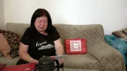 Der Leidensweg der 58-jährigen Pamela hat endlich ein Ende. Die gebürtige Berlinerin hält nach Jahren des Hoffens und Bangens, endlich einen Mietvertrag für eine eigene Wohnung in der Hand.