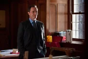 Peter Burke (Tim DeKay)