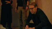 Tobias Nordwall (Simon J. Berger) spielt als Polizeiermittler ein falsches Spiel.