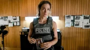 Sunny (Friederike Becht) glaubt, dass ein Kollege ihr Vergewaltiger ist!