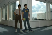 Richard Ayoade als Maurice Moss und Chris O'Dowd als Roy Trenneman(r.)