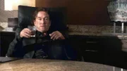Nathans (Timothy Hutton) Alkoholproblem verschlimmert sich zusehends. Den Tod seines Sohnes konnte er nie vollständig verarbeiten.