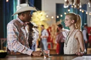 Funkt es auf einer Single Party ausgerechnet zwischen Lavon (Cress Williams, l.) und Lemon (Jaime King, r.)?; Funkt es auf einer Single Party ausgerechnet zwischen Lavon (Cress Williams, l.) und Lemon (Jaime King, r.)?