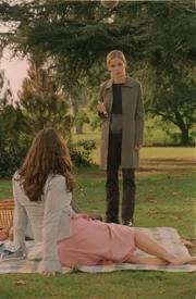 Faith (Eliza Dushku, l.); Buffy (Sarah Michelle Gellar, r.)