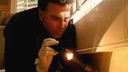 Eine Frau ist verschwunden. In ihrer Wohnung sucht Gil (William Petersen) nach Spuren und findet einen Zahn. Für den Ermittler ist klar: Portia Richman ist tot - doch wo ist ihre Leiche?
