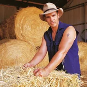 Alex Ryan (Aaron Jeffrey).