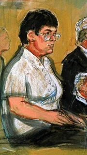 Fred und Rosemary West wurden wegen 10fachen Mordes angeklagt. Es gibt Hinweise darauf, dass noch weitere 20 Frauen die Opfer von Fred geworden sind. Er war bereits ein verurteilter Kinderschänder, als die Polizei sein Haus durchsuchte, um Hinweise auf den Verbleib seiner eigenen Tochter Heather zu erhalten. Die Ermittler fanden nicht nur die Leiche von Heather, sondern auch die toten Körper von weiteren jungen Mordopfern.