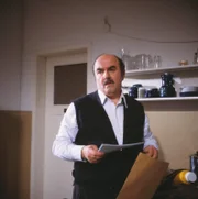 Franz Schöninger (Walter Sedlmayr).