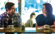 Joan Watson (Lucy Liu, r.) gerät in einen Gewissenskonflikt, als Joey Castoro (Jeremy Jordan, l.), der Sohn eines ehemaligen Patienten sie um einen Kredit bittet ...