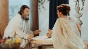 Auch seine Frau Xanthippe (Felicitas Franz) bringt Sokrates (Christian Rudolf) durch seine penetrante Art ab und zu zur Weißglut.