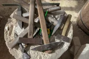 Das Steinmetzhandwerk hat Tradition: Die Werkzeuge haben sich im Laufe der Jahre kaum verändert.