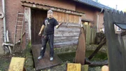 In der Nähe von Hannover will Mittelalter-Fan Lars mit schmalem Budget, aber dafür umso mehr Kreativität, seine eigene kleine Burg gestalten.