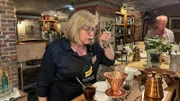 Bärbel Dahms lädt im Kaffeemuseum Burg zur Kaffee-Verkostung ein – mitten auf der Wandrahm-Insel in der Hamburger Speicherstadt.