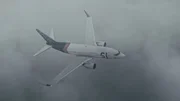 Nachdem die Piloten des Sriwijaya Air Fluges 182 auf dem Radar ein Unwetter entdeckt haben, erhalten sie die Erlaubnis, weiter nach rechts auszuweichen, um dem Sturm auszuweichen, werden aber angewiesen, in einer Höhe von 11.000 Fuß zu landen, um anderen Flugzeugen auszuweichen.