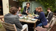 Ranke (Martin Feifel), Bejan (Camill Jammal), Maren (Marie-Lou Sellem), Carsten (Jens Albinus), Clara (Emily Cox), Jonas (Valentin Mirow). Jonas erfährt von der Anzeige.