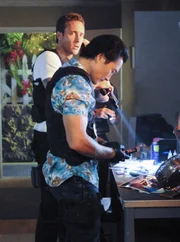 Bei den Ermittlungen in einem neuen Fall: Steve (Alex O'Loughlin, l.) und Chin (Daniel Dae Kim, r.) ...