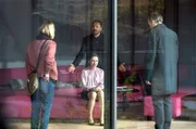 Im Bild: Ellen (Heike Makatsch) und Martin (Sebastian Blomberg) müssen Olivia und Armin Blixen (Kathleen Morgeneyer und Robert Schupp) mitteilen, dass ihre Tochter ermordet wurde.