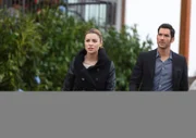 Chloe Dancer (Lauren German) und Lucifer (Tom Ellis) unterwegs zu einem neuen Fall.