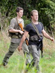 Gemeinsam versuchen sie alles, um Steve als den Fängen von Wo Fat in Nordkorea zu befreien: Lt. Jacks (Sean MacCormac, l.) und Danny (Scott Caan, r.) ...