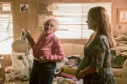 Dottie (Margaret Sutton, l.); Martha (Martha Kelly, r.)