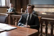 Robert Jones (Erich Bergen)
