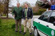 Hubert (Christian Tramitz, r.) und Girwidz (Michael Brandner, l.) sind auf dem Weg zu Barbara Schiller.