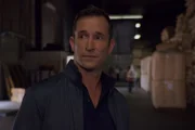 Harry Wilson (Noah Wyle).