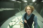 Leeds (Bridgewater Place) - Justin vor einem kleinen Modell von Leeds.