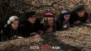 Ann Shirley-Cuthbert (Amybeth McNulty) mit Moody Spurgeon (Jacob Ursomarzo), Ruby (Kyla Matthews), Diana (Dalila Bela) und Ruby (Kyla Matthews) und Cole (Cory Grueter-Andrew) Verwendung nur mit Logos und in Verbindung mit der Programmkommunikation. Jede andere Nutzung ist streng untersagt. Originalbezeichnung: 08_ANNE2_210_Day17_SS_134.jpg